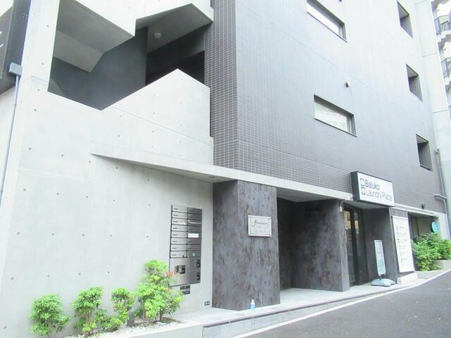 フロレゾン代々木の外観