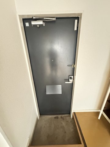メゾン潮見台の玄関