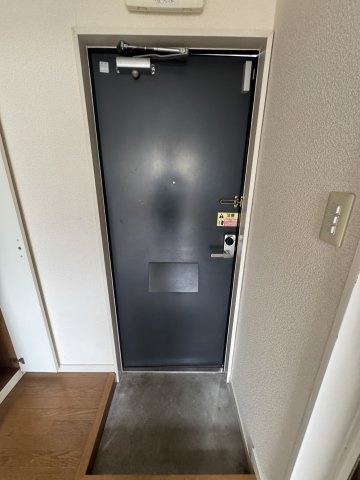 メゾン潮見台の玄関