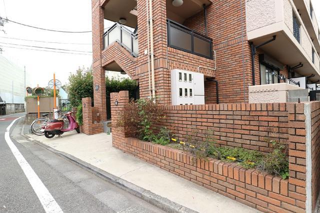 グラッセア馬事公苑第一のエントランス|植栽