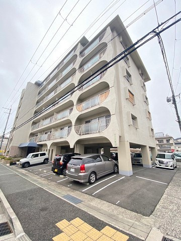 鐘紡夙川台マンションの外観