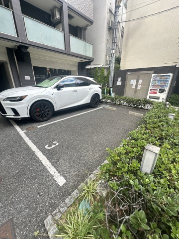 エスリード難波ステーションプラザの駐車場