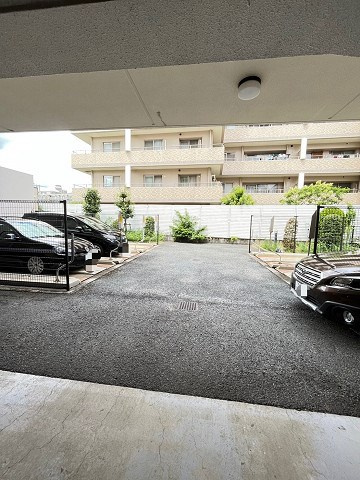 ベルパレス高木の駐車場