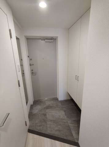 セレニテ神戸ミラクの玄関