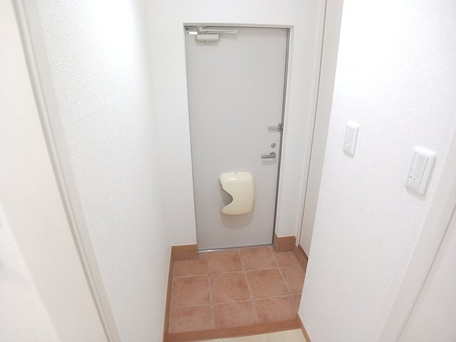 サニーセレノＤの玄関