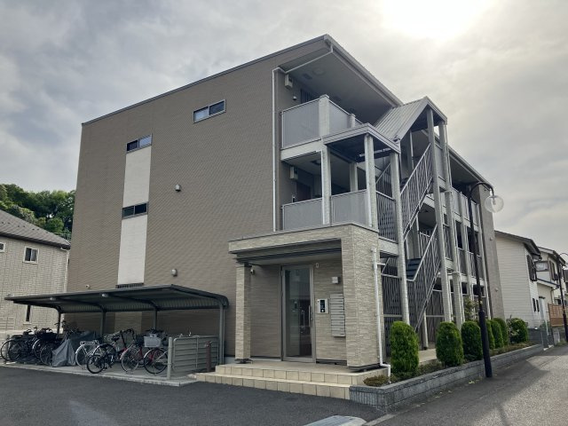 稲城市矢野口のアパートの外観