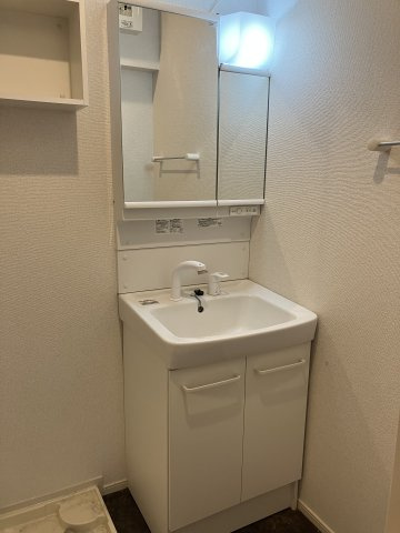稲城市矢野口のアパートの洗面所