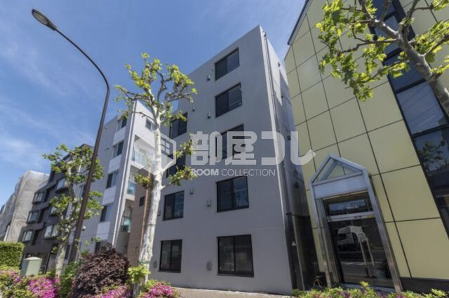 ＣＯＣＯＦＬＡＴ下北沢の外観