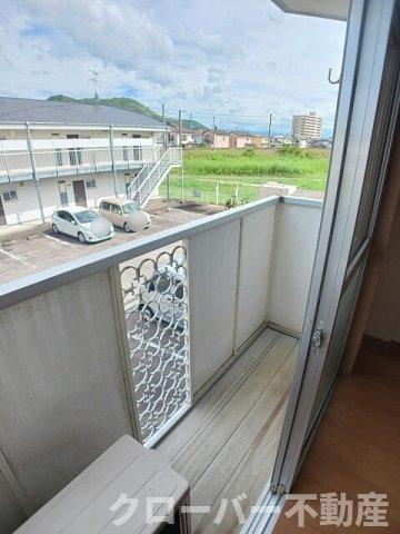 エルディム川善のバルコニー