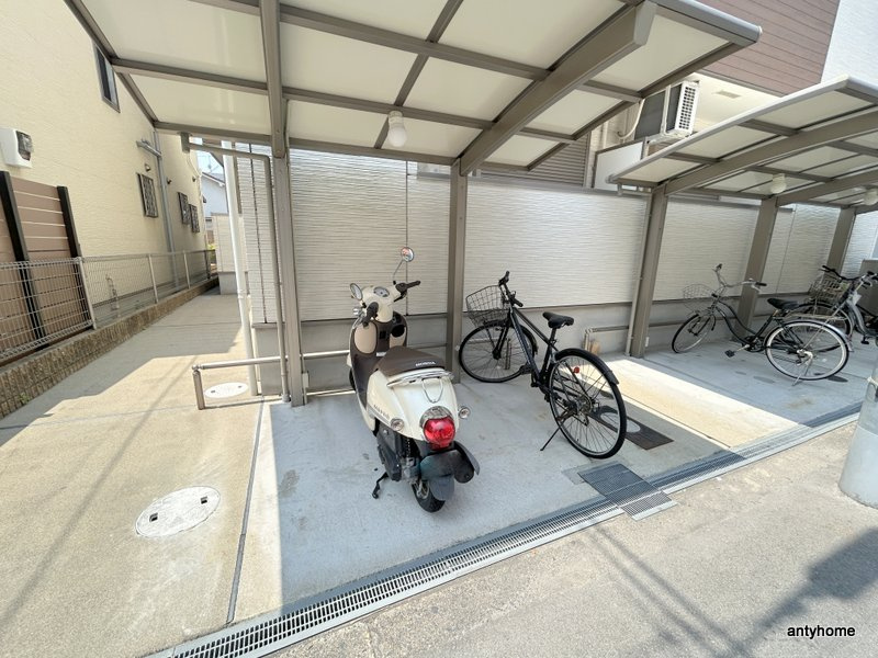 フジパレス三国本町　仲介手数料無料の駐車場
