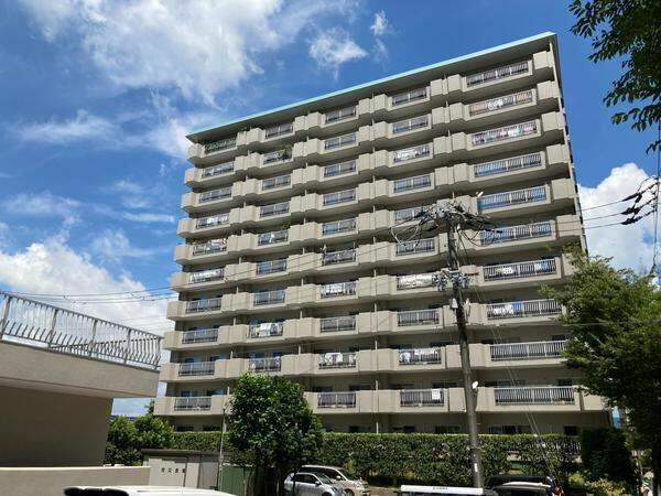朝日プラザ千里D棟の外観
