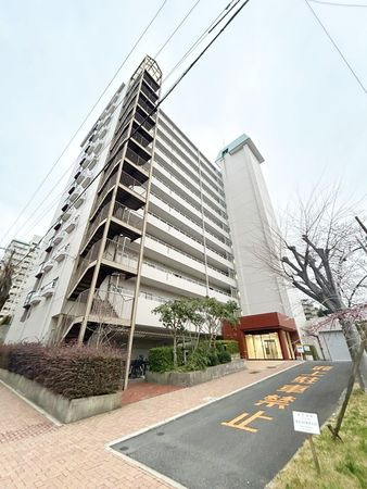 朝日プラザ千里D棟の外観