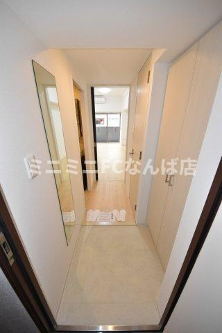 セレニテ本町グランデの玄関