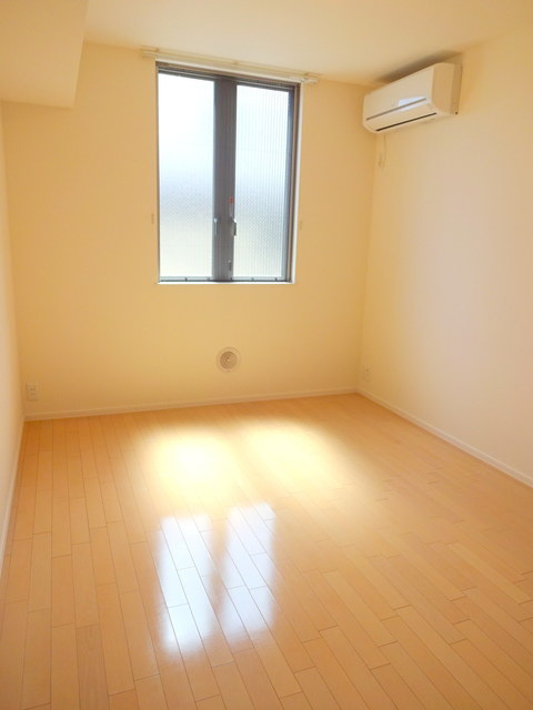 青梅市河辺町４丁目の賃貸マンションの居間・リビング|★居室も明るいです★