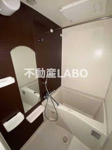 Luxe難波westの浴室