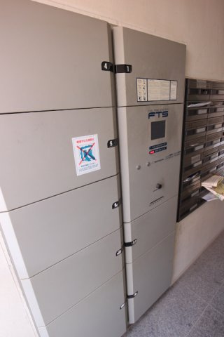 プライムアーバン市谷仲之町の設備|宅配ボックス　※参考写真