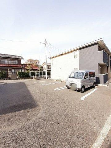 シャン・ヴィラージュの駐車場|当社、チルホームのHPもご覧ください(^^)/物件情報多数♪