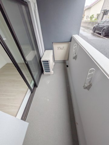 広島市安佐南区長束５丁目のアパートのバルコニー