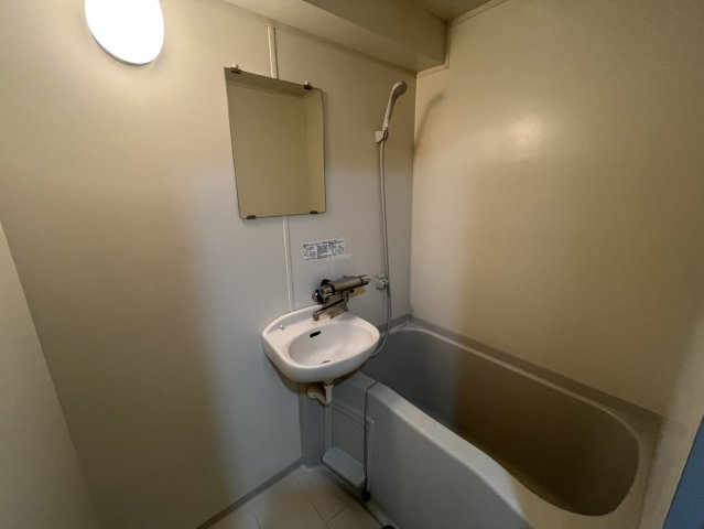 アンピール伏見桃山の浴室|写真は同タイプ別号室