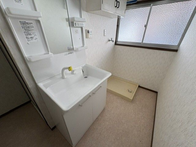 生和マンションの洗面所|広い洗面スペース