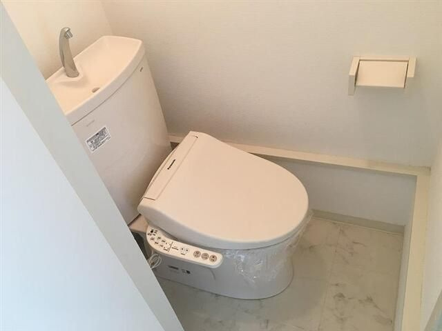 足立区谷中１丁目の賃貸マンションのトイレ