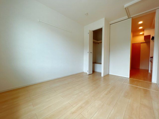 メゾン・シュシュⅡの内装|洋室は６帖と５．５帖の２部屋です◇
