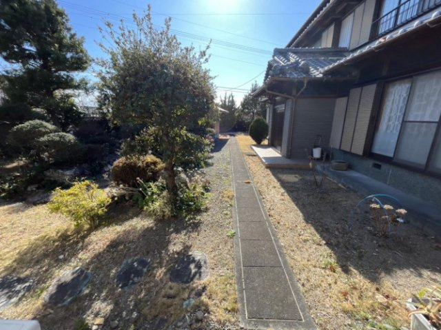 「土地面積176坪！」南国市物部　中古一戸建ての庭|自宅の庭で四季を感じることができます♪