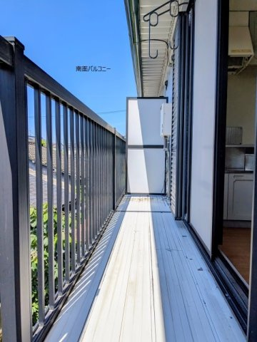 熊本市西区八島２丁目のアパートのバルコニー
