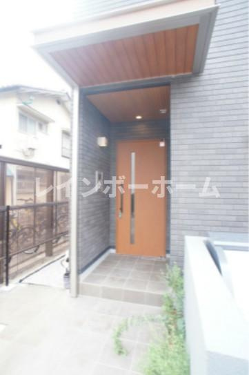 船橋市海神町南１丁目のアパートのエントランス
