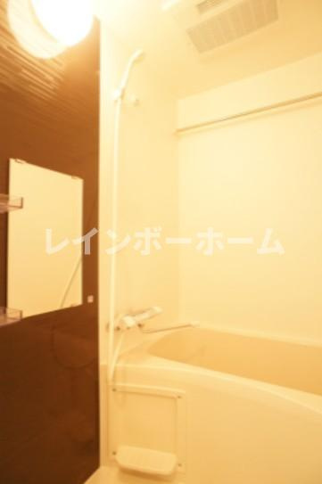 船橋市海神町南１丁目のアパートの浴室