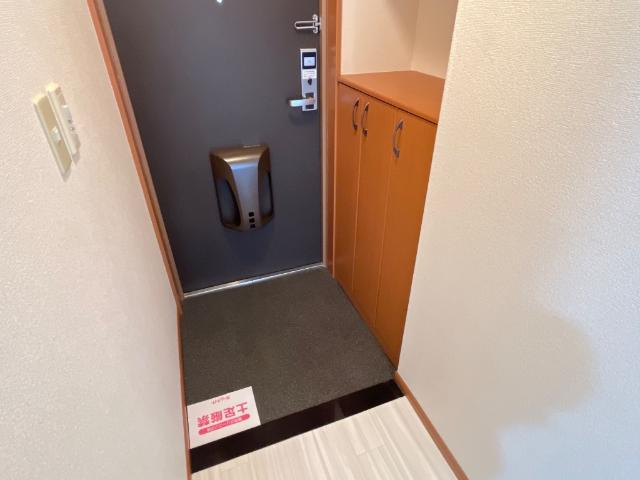 セカンド・パレスの玄関|玄関