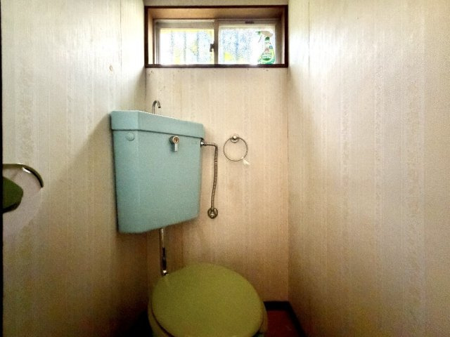 練馬区大泉町６丁目　再建築中古一戸建　西武池袋線　大泉学園のトイレ|水栓洋式トイレでございます。