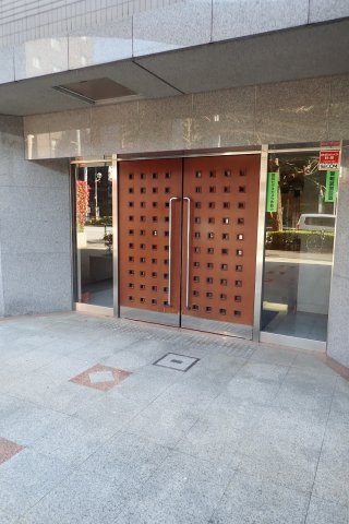 菱和パレス護国寺駅前のエントランス