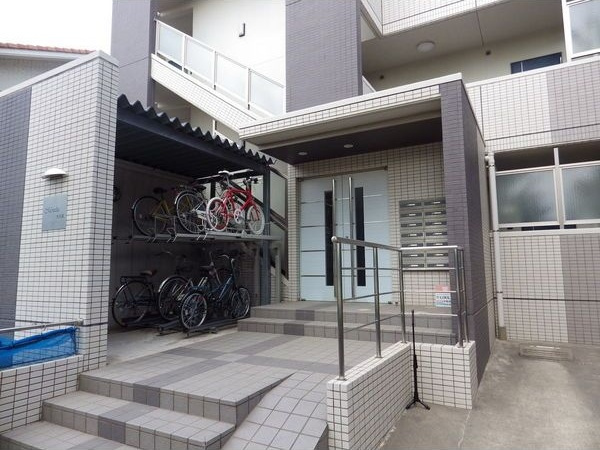 モラリエ西高蔵のエントランス