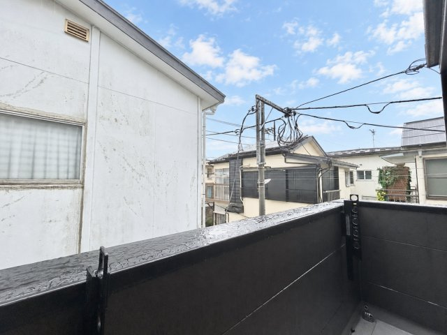杉並区下井草2丁目　新築戸建のバルコニー|陽当り良好の南向きバルコニーで、お洗濯物干しもはかどります。

現地ご見学希望・資料請求などお気軽にお問い合わせ下さい！
03-5990-5201