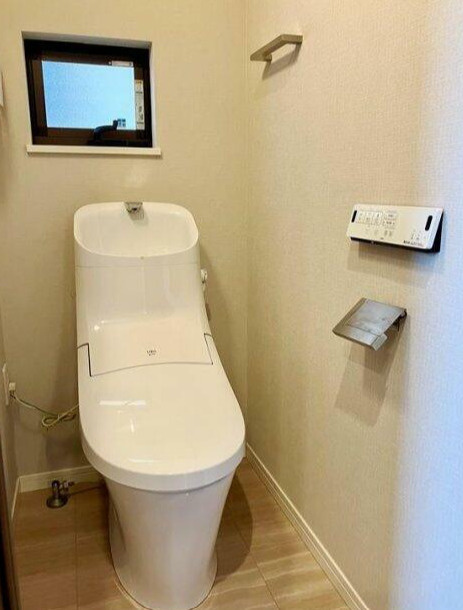 入間町戸建のトイレ