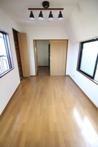 三鷹市牟礼２丁目の賃貸マンション