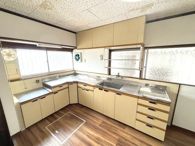 向野町戸建のキッチン
