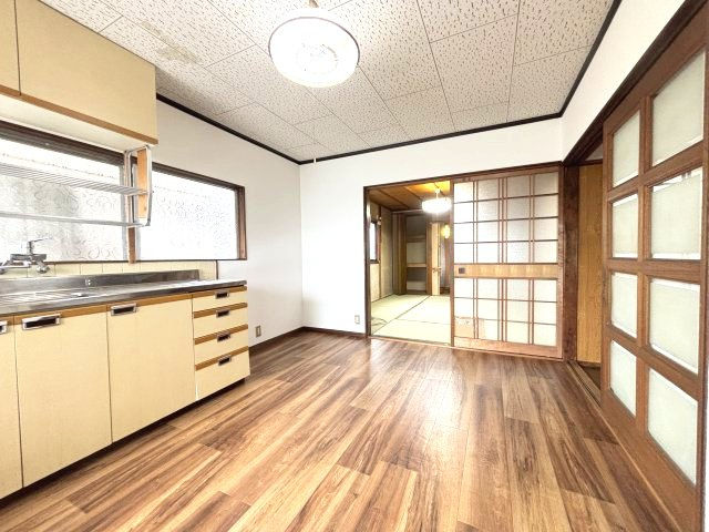 向野町戸建の居間・リビング