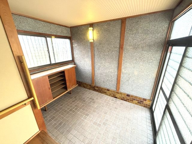 向野町戸建の玄関