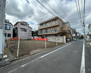 【前面道路含む現地写真】