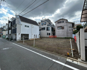 【前面道路含む現地写真】