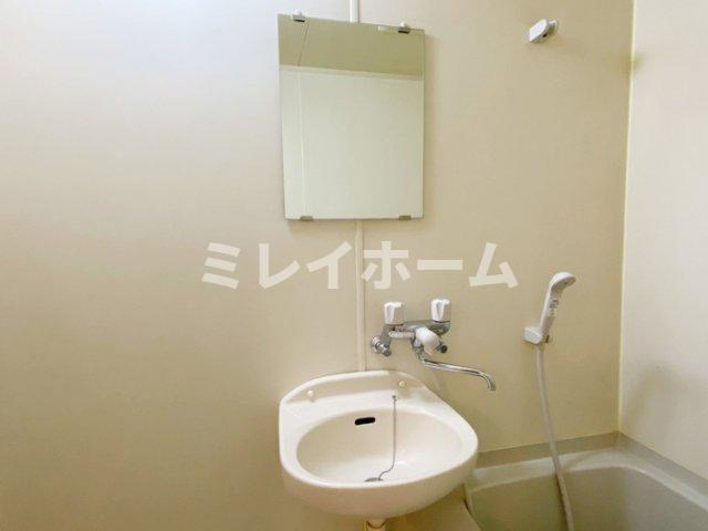 メゾンクアトロの洗面所