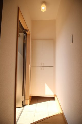 PORTE BONHEUR（ポルト　ボヌール）Bの玄関|ゆったりとした玄関です