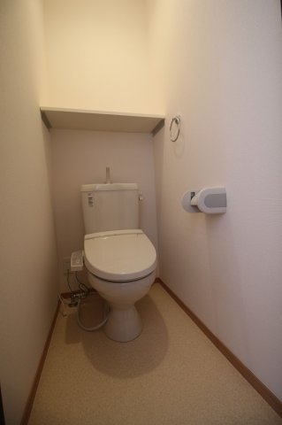 PORTE BONHEUR（ポルト　ボヌール）Bのトイレ|トイレもきれいです