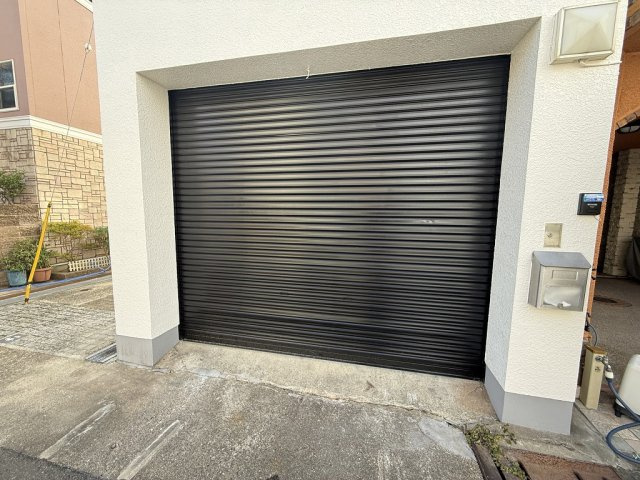 住宅付き　倉庫・事務所・作業場の駐車場