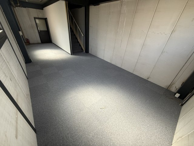 住宅付き　倉庫・事務所・作業場の洋室|2Ｆ