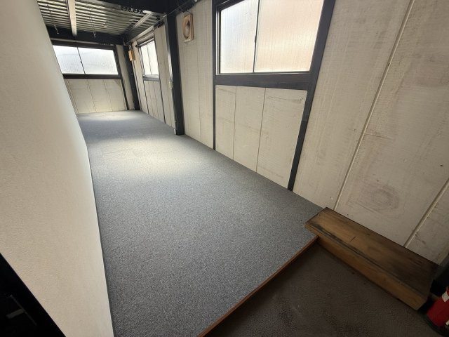 住宅付き　倉庫・事務所・作業場の洋室