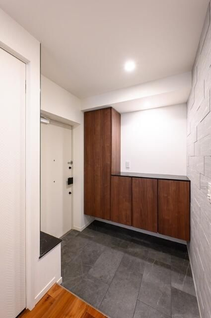 イニシア高輪プレシアスコートの玄関
