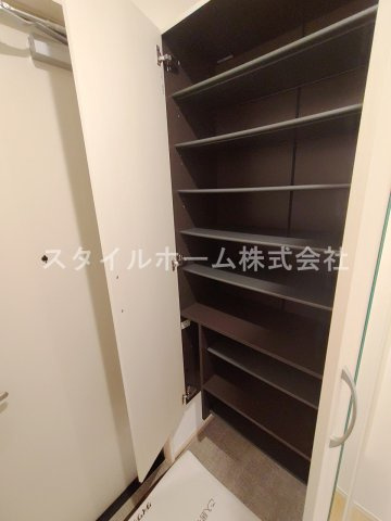ギャレ花水木の収納|別部屋写真です。